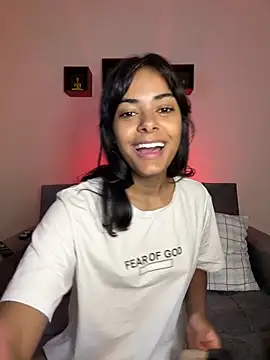 Iam Lyan  online show from March 26, 2026, 8:18 pm