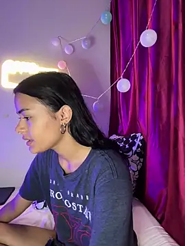 Iam Lyan  online show from March 1, 2026, 9:48 pm