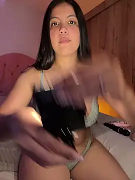 Snapshot of Nina_Belle chatting on April 3, 2026, 2:51 am Nina Belle online show from April 3, 2026, 2:51 am