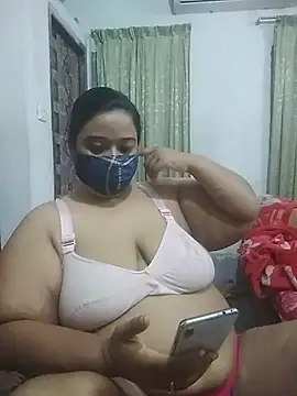 Snapshot of momo_loves chatting on March 14, 2026, 5:52 pm momo loves online show from March 14, 2026, 5:52 pm