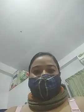 Snapshot of momo_loves chatting on March 19, 2026, 6:08 pm momo loves online show from March 19, 2026, 6:08 pm