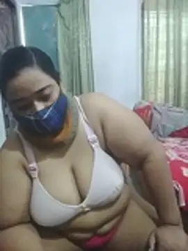 Snapshot of momo_loves chatting on March 12, 2026, 6:28 am momo loves online show from March 12, 2026, 6:28 am