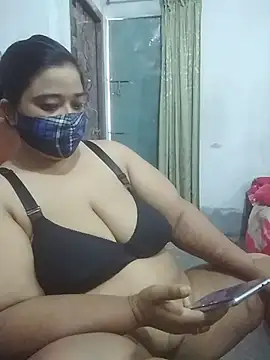 Snapshot of momo_loves chatting on March 8, 2026, 3:32 am momo loves online show from March 8, 2026, 3:32 am