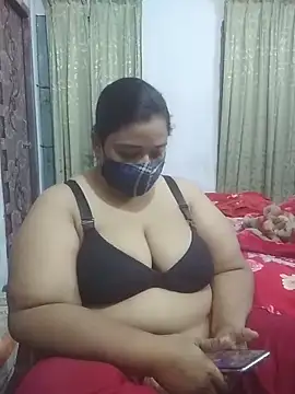 Snapshot of momo_loves chatting on March 7, 2026, 6:02 pm momo loves online show from March 7, 2026, 6:02 pm