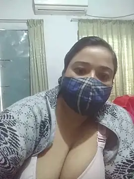 Snapshot of momo_loves chatting on February 17, 2026, 4:21 am momo loves online show from February 17, 2026, 4:21 am