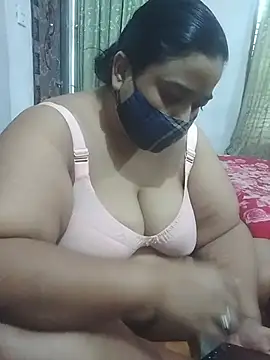 momo loves online show from April 26, 2026, 3:26 am