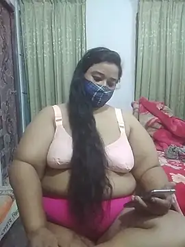 Snapshot of momo_loves chatting on March 10, 2026, 6:12 pm momo loves online show from March 10, 2026, 6:12 pm