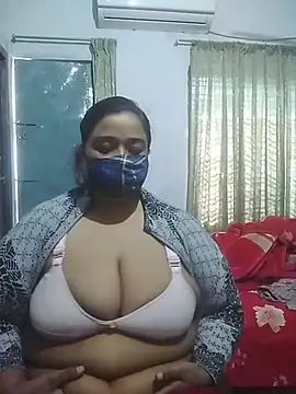 Snapshot of momo_loves chatting on February 15, 2026, 5:52 am momo loves online show from February 15, 2026, 5:52 am