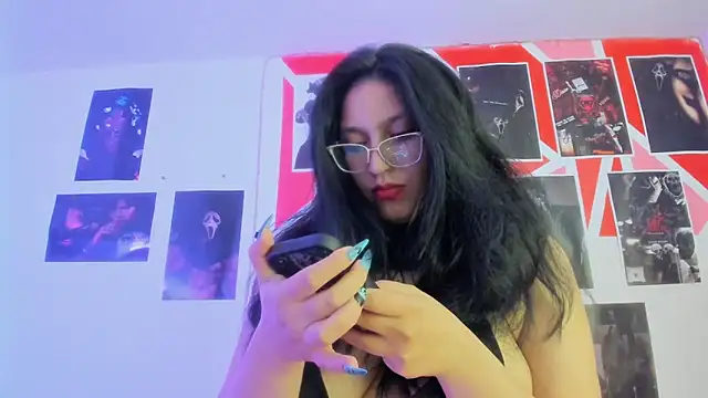 abril onnel online show from April 28, 2026, 2:27 am