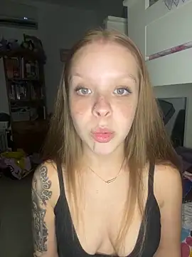 Piaaa3 online show from February 10, 2026, 4:44 am