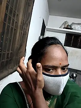 Tamil Hot Divya online show from January 18, 2026, 7:39 pm