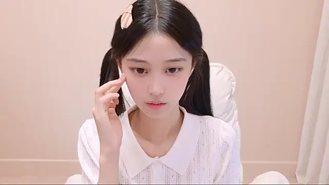 Snapshot of iiiiiiiiiu chatting on May 11, 2026, 4:04 pm iiiiiiiiiu online show from May 11, 2026, 4:04 pm