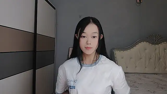 xiaowu2004 online show from March 11, 2026, 2:38 am