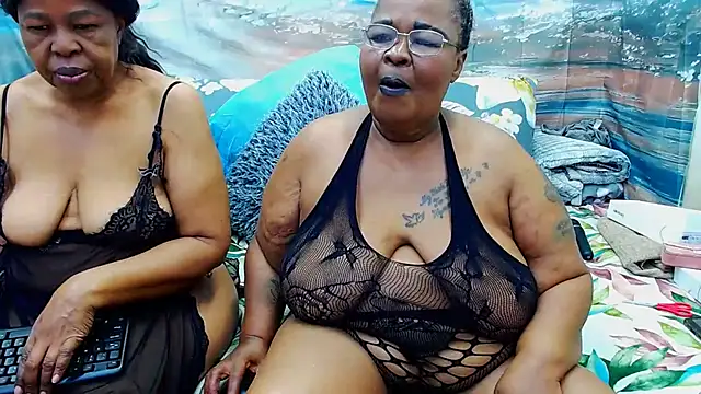 SEXY MATURExx online show from July 22, 2026, 5:04 pm
