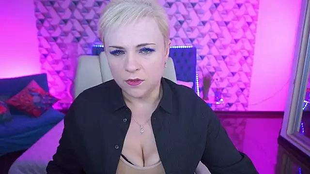 Snapshot of CrystalVibe chatting on May 30, 2026, 5:58 am CrystalVibe online show from May 30, 2026, 5:58 am