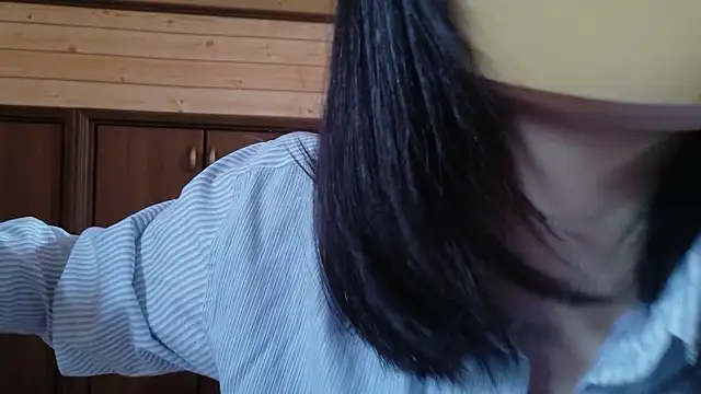 Snapshot of minami_room chatting on June 5, 2026, 5:34 am minami room online show from June 5, 2026, 5:34 am