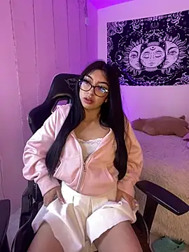 Natsrose online show from April 7, 2026, 8:10 pm