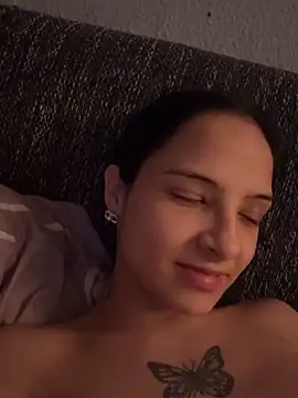 Snapshot of Evelin199 chatting on March 5, 2026, 11:32 pm Evelin199 online show from March 5, 2026, 11:32 pm