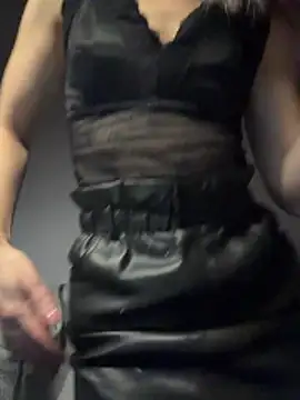 Snapshot of ElenaWhitmore chatting on March 9, 2026, 12:14 am ElenaWhitmore online show from March 9, 2026, 12:14 am