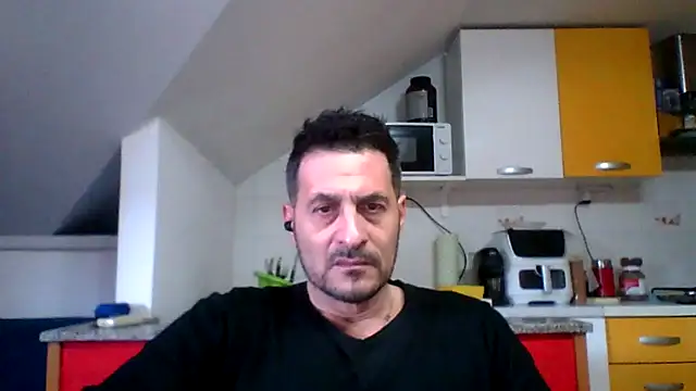 Snapshot of colosone chatting on February 7, 2026, 12:13 pm colosone online show from February 7, 2026, 12:13 pm