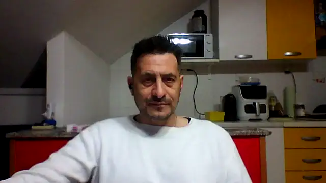 Snapshot of colosone chatting on March 9, 2026, 3:32 am colosone online show from March 9, 2026, 3:32 am