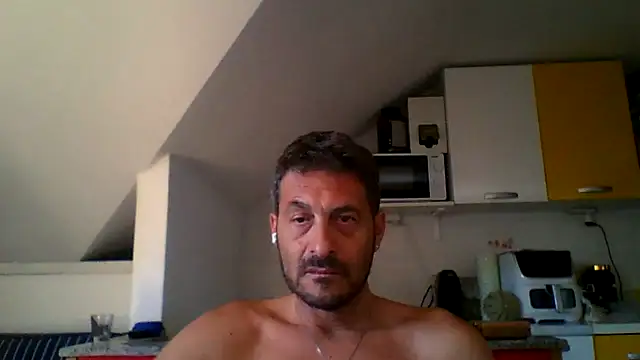 Snapshot of colosone chatting on June 16, 2026, 7:08 am colosone online show from June 16, 2026, 7:08 am
