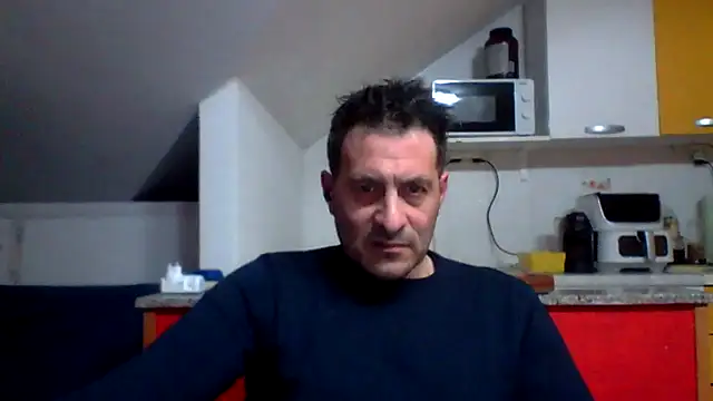 Snapshot of colosone chatting on March 4, 2026, 8:27 pm colosone online show from March 4, 2026, 8:27 pm