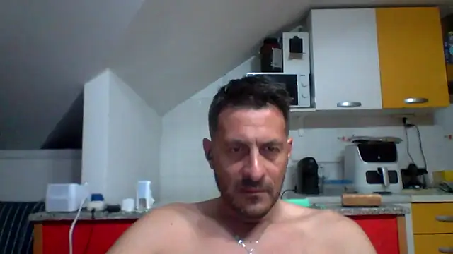 Snapshot of colosone chatting on May 28, 2026, 7:20 pm colosone online show from May 28, 2026, 7:20 pm