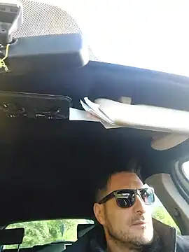 Snapshot of colosone chatting on November 30, 2025, 9:21 am colosone online show from November 30, 2025, 9:21 am