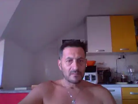 Snapshot of colosone chatting on October 9, 2025, 9:43 am colosone online show from October 9, 2025, 9:43 am