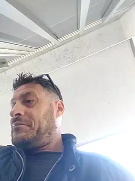 Snapshot of colosone chatting on October 10, 2025, 9:32 am colosone online show from October 10, 2025, 9:32 am