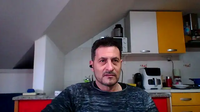 Snapshot of colosone chatting on February 11, 2026, 11:21 am colosone online show from February 11, 2026, 11:21 am