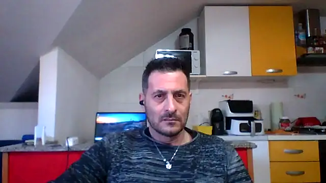 Snapshot of colosone chatting on February 25, 2026, 11:32 am colosone online show from February 25, 2026, 11:32 am