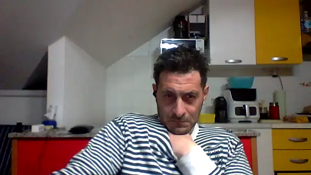 Snapshot of colosone chatting on March 21, 2026, 9:08 pm colosone online show from March 21, 2026, 9:08 pm