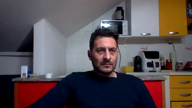 Snapshot of colosone chatting on March 1, 2026, 11:05 pm colosone online show from March 1, 2026, 11:05 pm