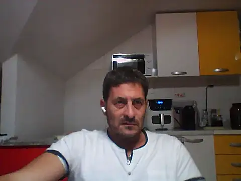 Snapshot of colosone chatting on October 23, 2025, 9:02 pm colosone online show from October 23, 2025, 9:02 pm