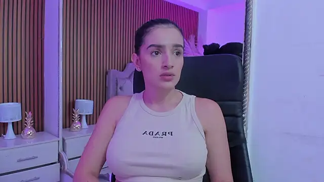 Violett hott  online show from March 21, 2026, 12:42 pm