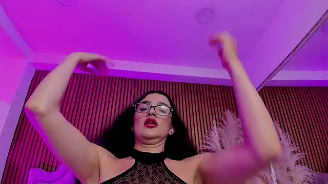 Violett hott  online show from March 7, 2026, 12:54 pm