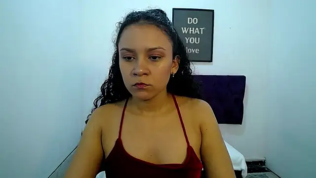 Snapshot of Little18Doll chatting on June 12, 2026, 10:18 pm Little18Doll online show from June 12, 2026, 10:18 pm