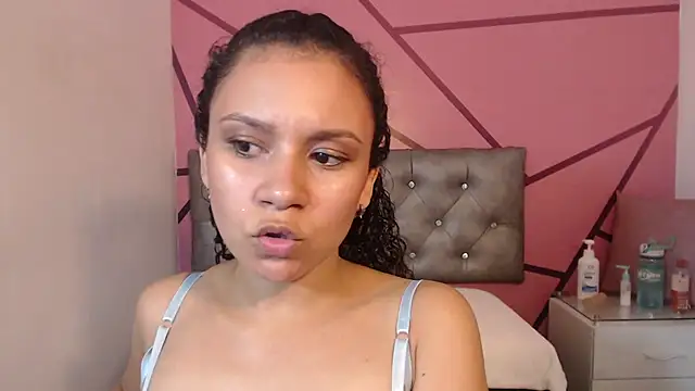 Snapshot of Little18Doll chatting on May 26, 2026, 9:57 pm Little18Doll online show from May 26, 2026, 9:57 pm