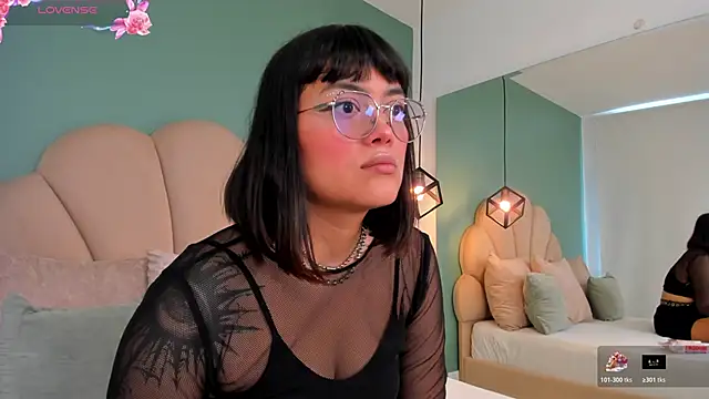 Snapshot of barbara_mmoon chatting on January 16, 2026, 4:33 pm barbara mmoon online show from January 16, 2026, 4:33 pm