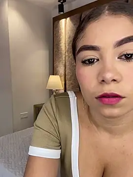 CamilaCastillo online show from July 29, 2026, 7:13 pm