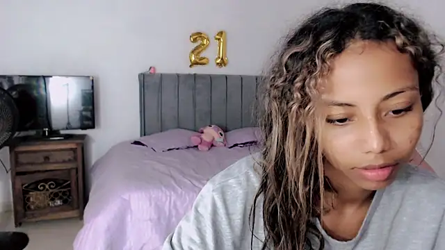 Snapshot of linda_brown_ chatting on June 13, 2026, 12:14 pm linda brown online show from June 13, 2026, 12:14 pm