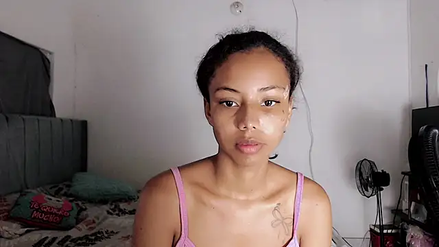 Snapshot of linda_brown_ chatting on February 24, 2026, 12:28 pm linda brown online show from February 24, 2026, 12:28 pm