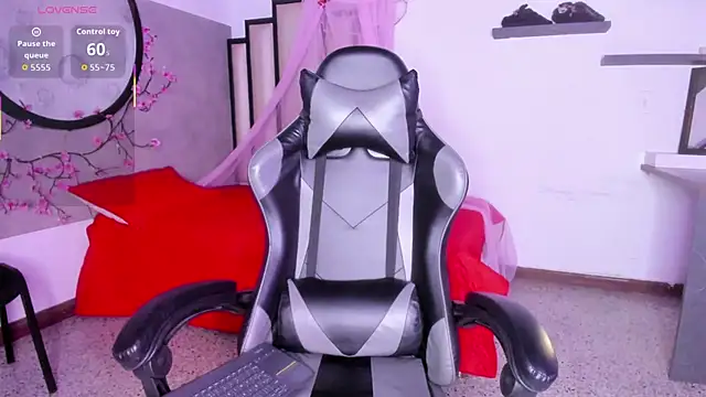 Luna  02 online show from March 20, 2026, 11:44 am