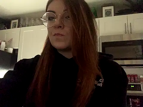 Snapshot of Intothewoodswego chatting on January 8, 2026, 12:49 am Intothewoodswego online show from January 8, 2026, 12:49 am