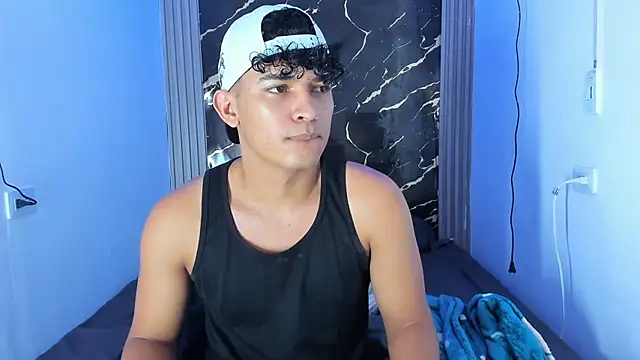 jamescurly00 online show from February 6, 2026, 7:26 am