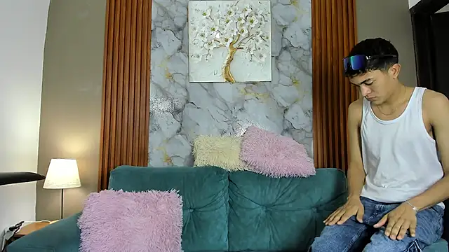 Snapshot of AVENGER_BOYS2026 chatting on March 15, 2026, 1:18 pm AVENGER BOYS2026 online show from March 15, 2026, 1:18 pm