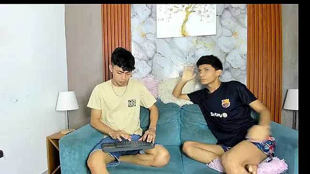 Snapshot of AVENGER_BOYS2026 chatting on June 19, 2026, 7:20 pm AVENGER BOYS2026 online show from June 19, 2026, 7:20 pm