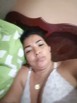 Snapshot of Crystal-01 chatting on May 15, 2026, 5:38 am Crystal-01 online show from May 15, 2026, 5:38 am